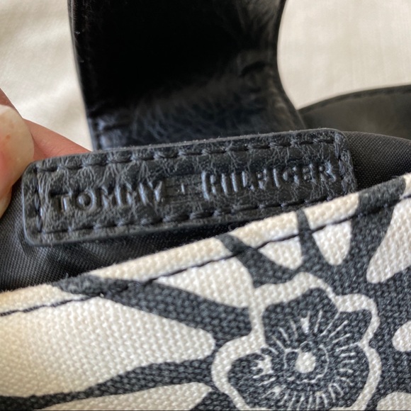 Tommy Hilfiger Mini Bag - Picture 6 of 8